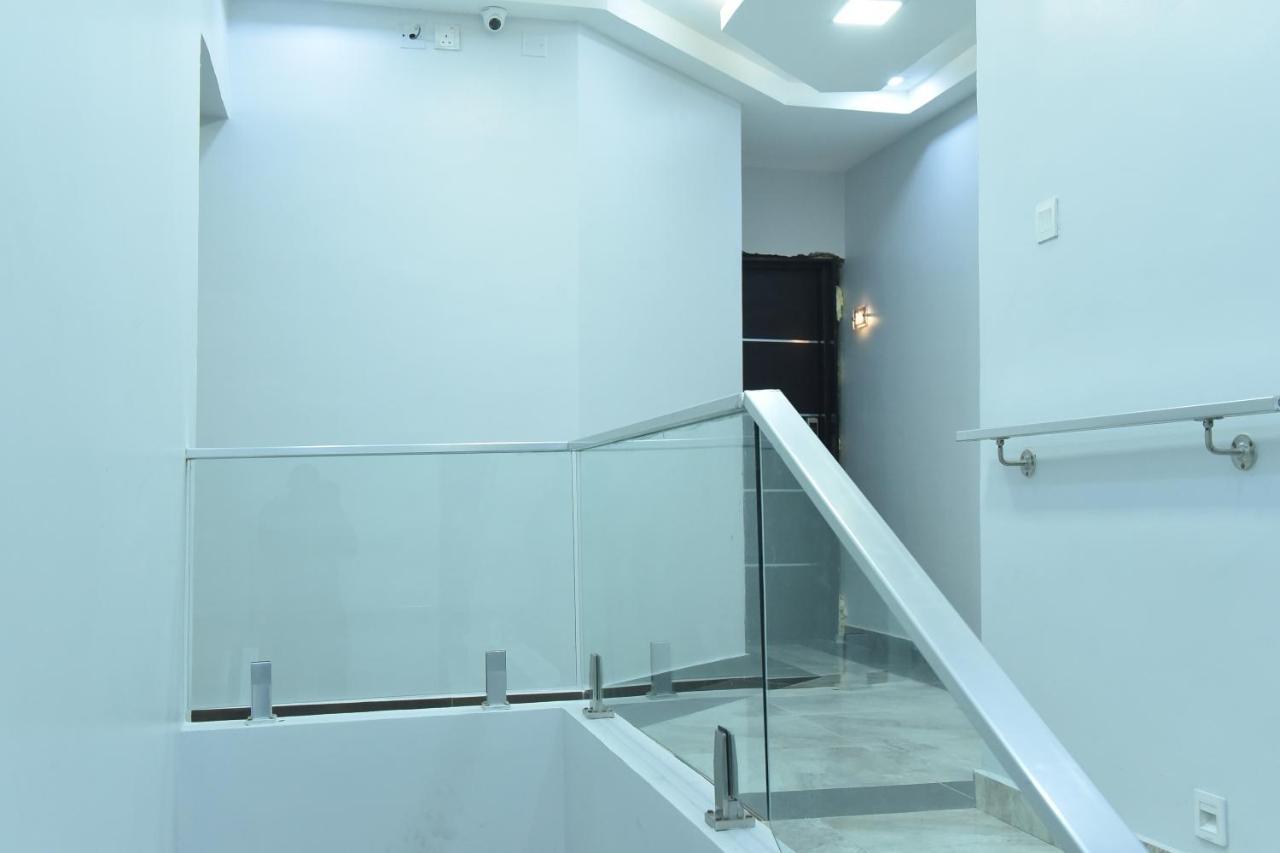 Urban Metro Inn Lagos Exterior foto